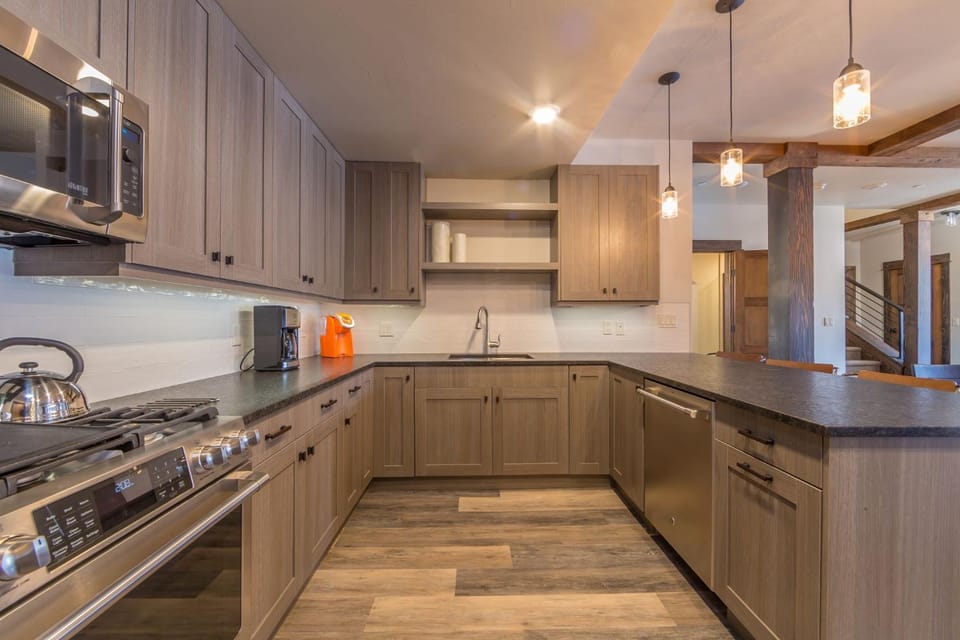 Mountain Lake Condo - Unit 102B House in Big Sky