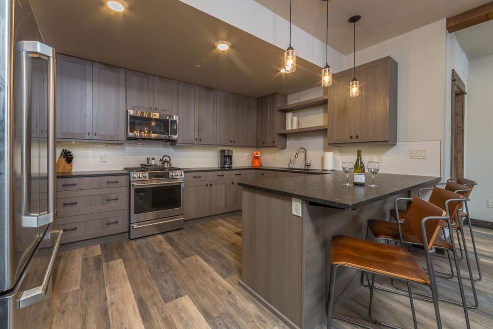 Mountain Lake Condo - Unit 102B House in Big Sky