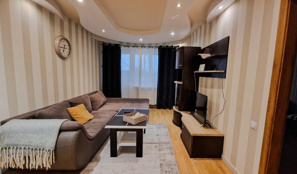 Communal lounge/ TV room, Bed, TV and multimedia, Living room