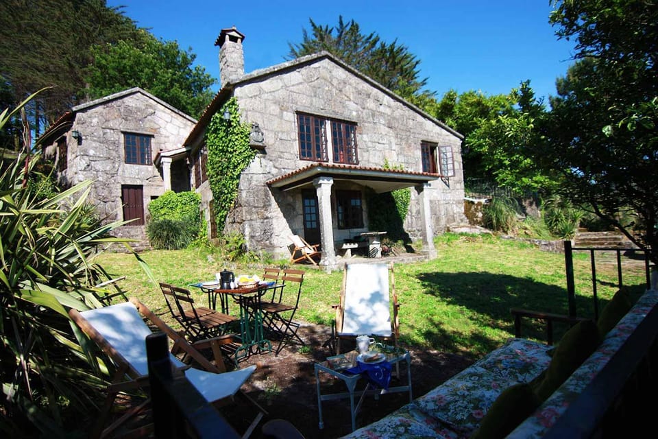 Property building, Day, Garden, Garden view
