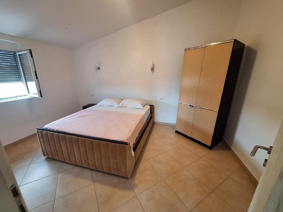 Bedroom, wardrobe