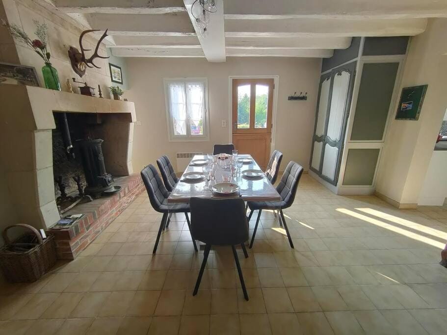 Le trainefeuilles,confortable,chaleureux,200m du zoo House in Centre-Val de Loire