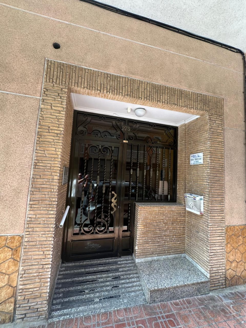 Facade/entrance