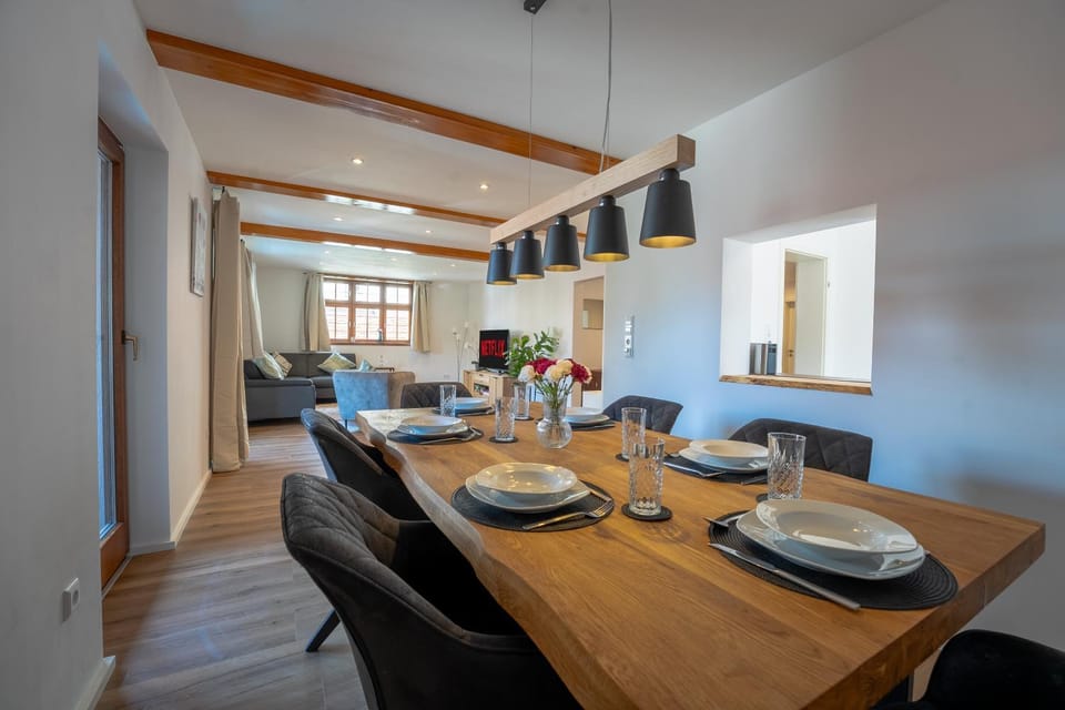 Living room, Seating area, Dining area