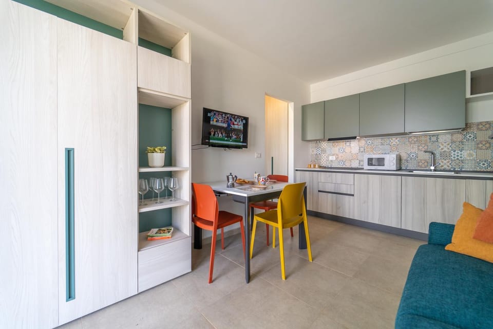 Kitchen or kitchenette, Living room, Dining area