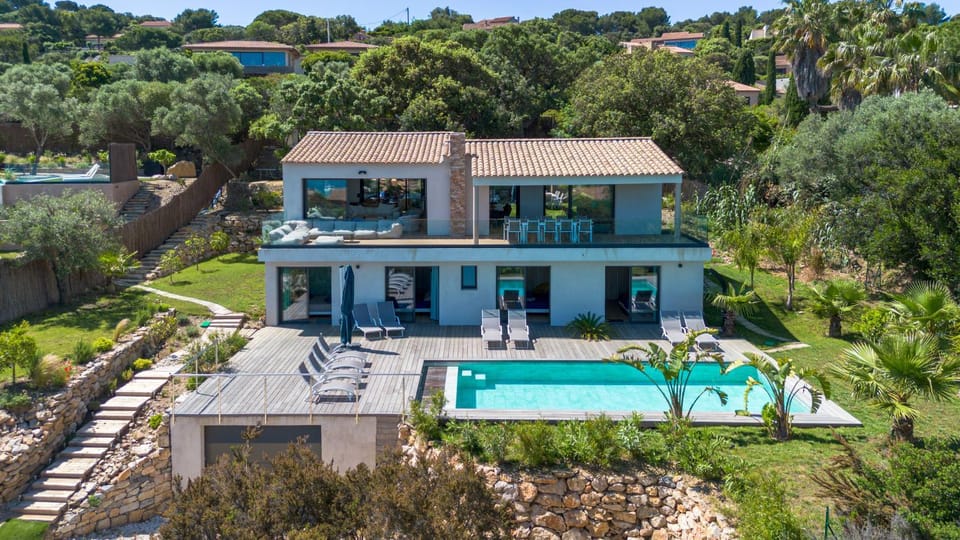 Property building, Patio, Bird's eye view, Garden, Garden view, Pool view, Swimming pool, sunbed