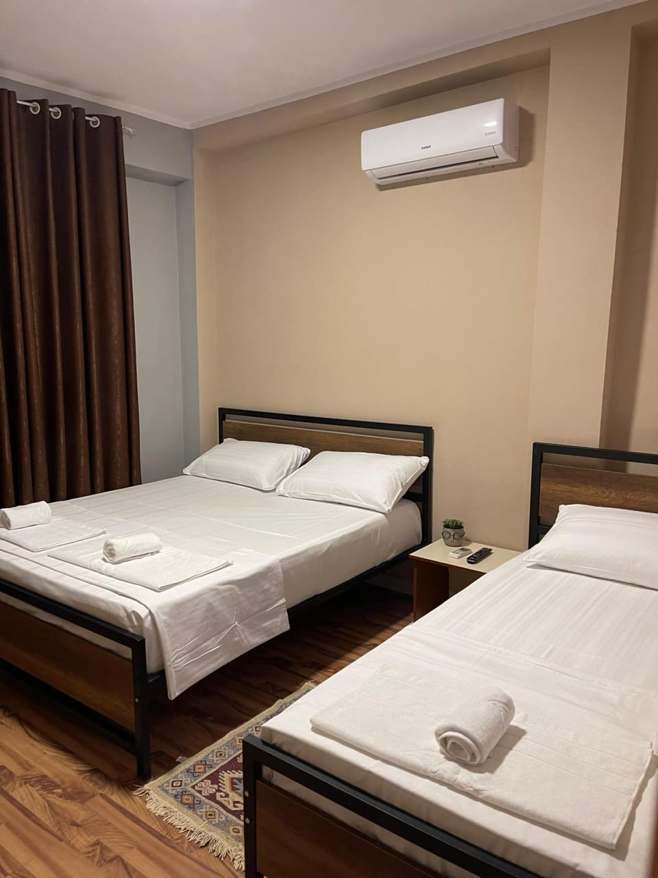 Bedroom, air conditioner