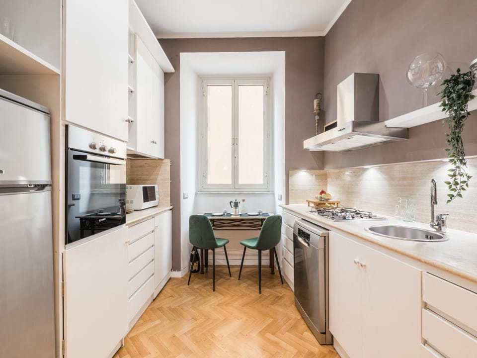 Kitchen or kitchenette, Dining area, dishwasher, oven, stove