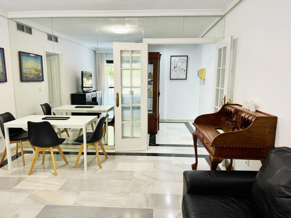 Las Terrazas de Marbella Center - Walk Everywhere EaW Homes Apartment in Marbella