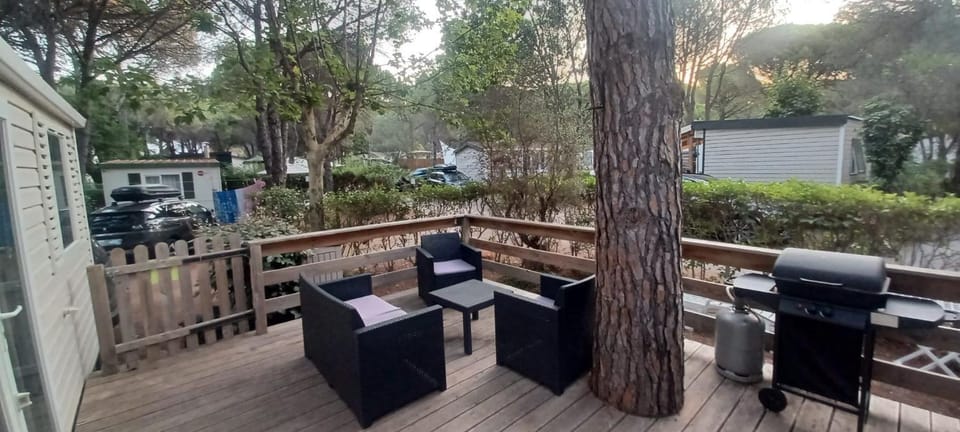 View (from property/room), Balcony/Terrace, Seating area