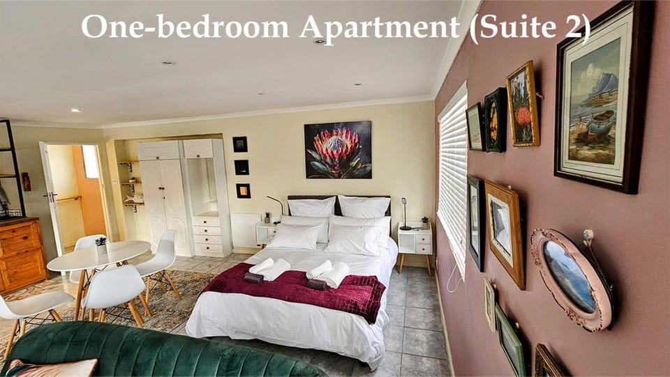 Seating area, Bedroom