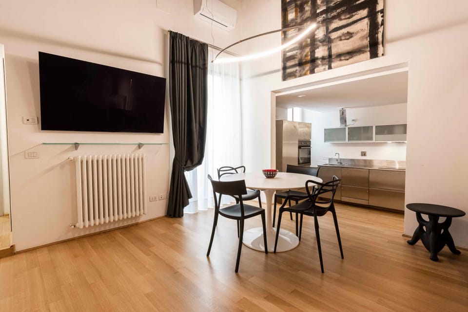 Communal lounge/ TV room, Dining area