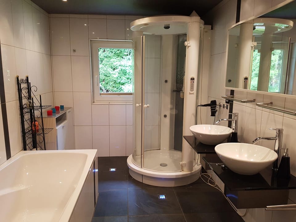 Bathroom, Bath