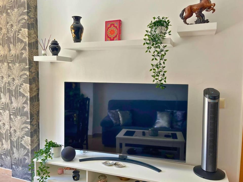 Communal lounge/ TV room, TV and multimedia, Evening entertainment