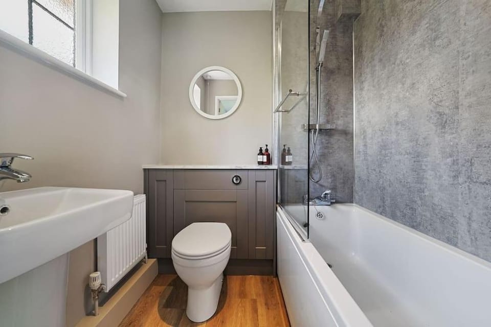 10 Holly Close House in Forest Heath District