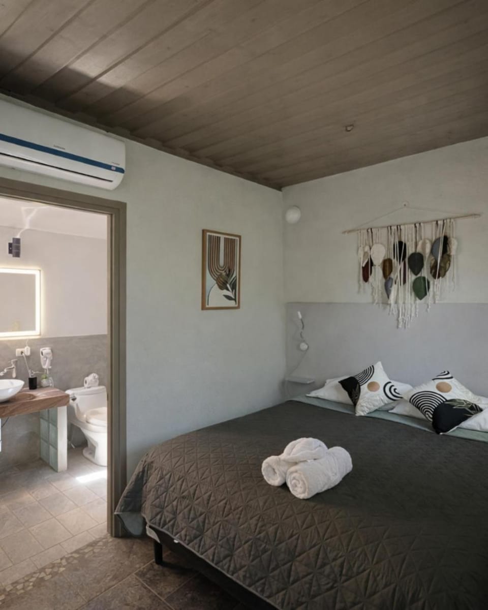 Bed, Bathroom, Bedroom