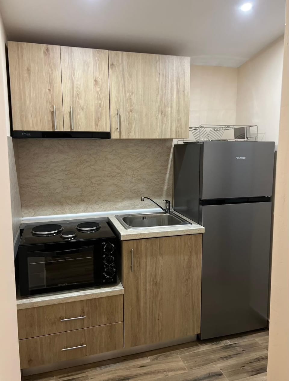 Kitchen or kitchenette, oven