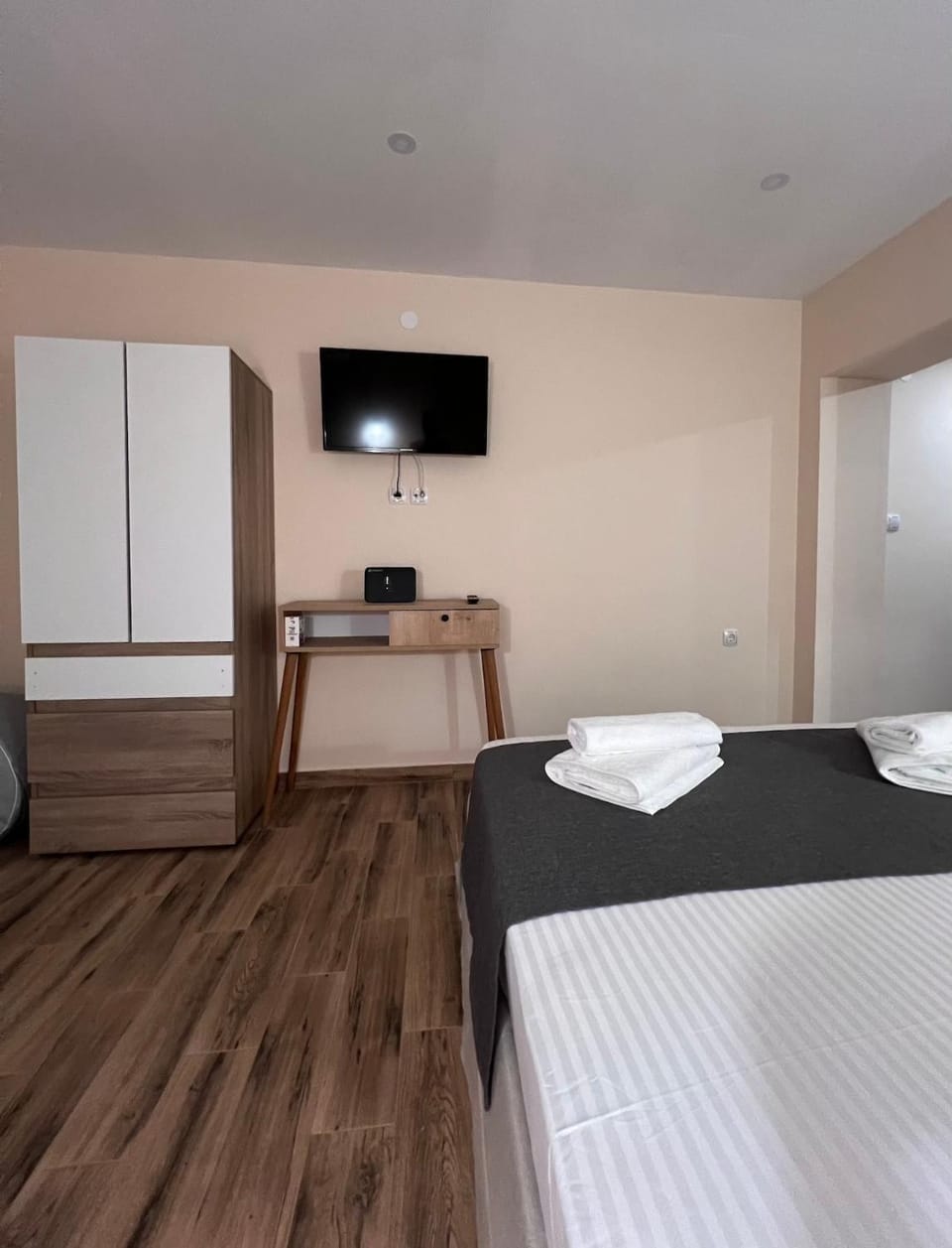 TV and multimedia, towels, wardrobe
