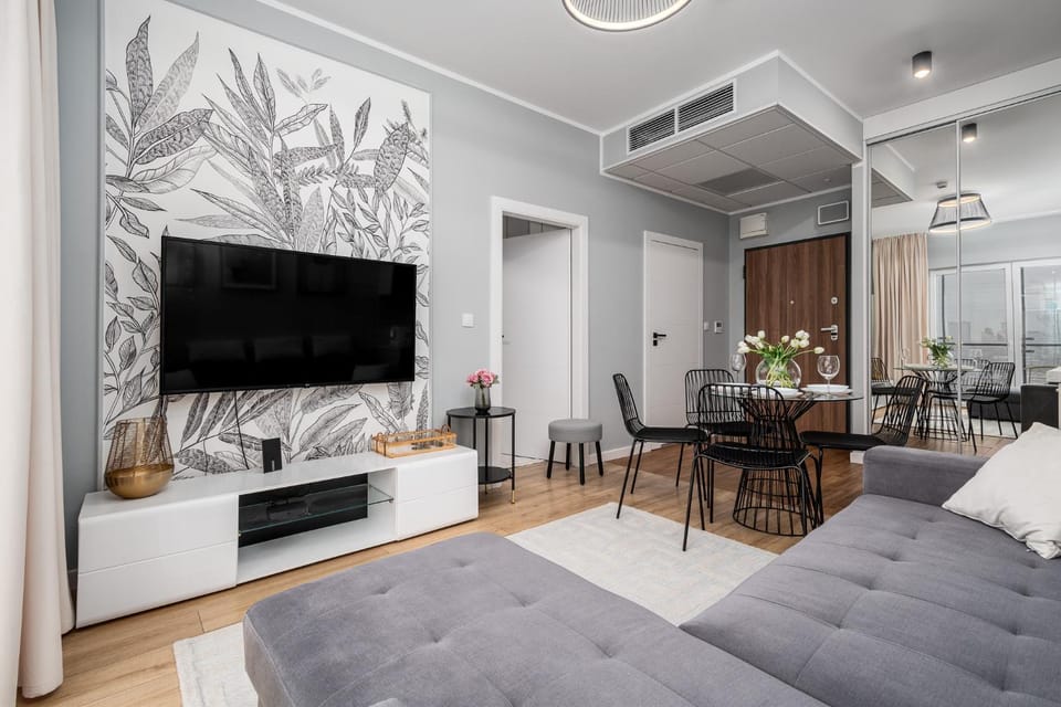 Communal lounge/ TV room, TV and multimedia, Living room, Seating area, Dining area, Evening entertainment