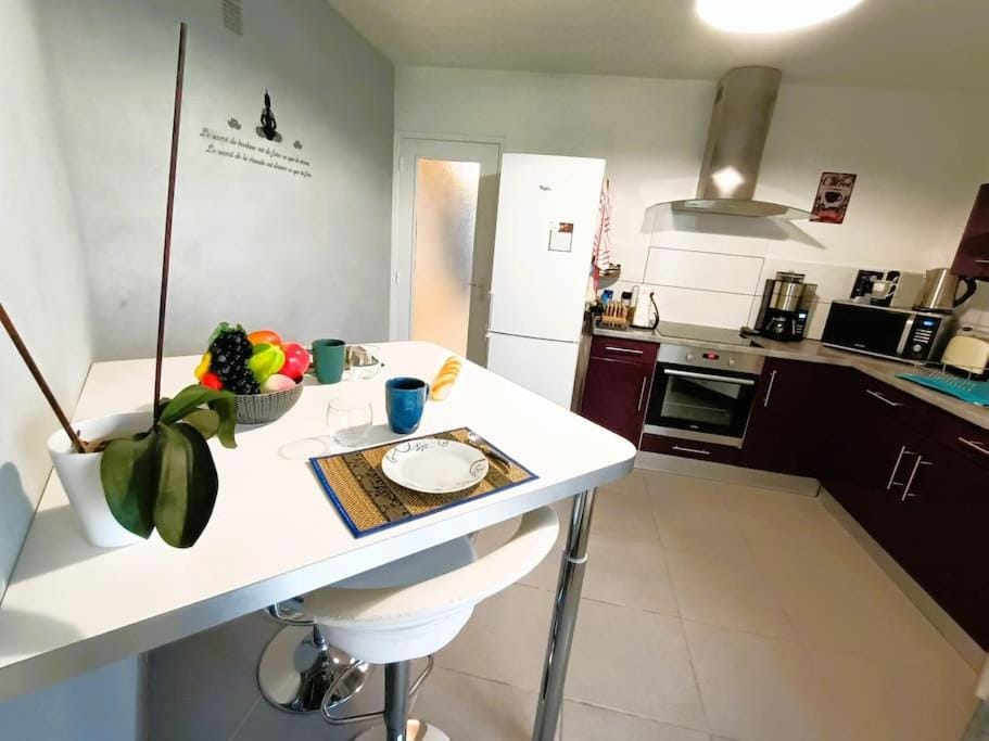T2 cozy avec parking, terrasse - Severine Apartment in Clermont-Ferrand