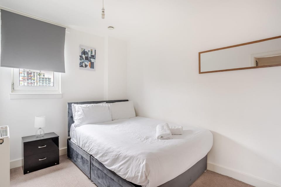 Two Bedrooms Flat In Stratford Apartment in London