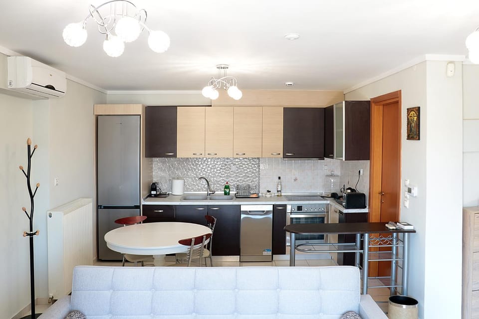 Dining area, kitchen