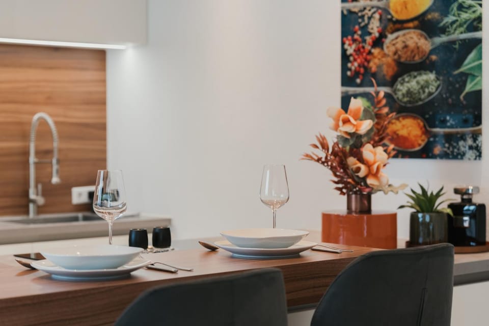 Living room, Dining area
