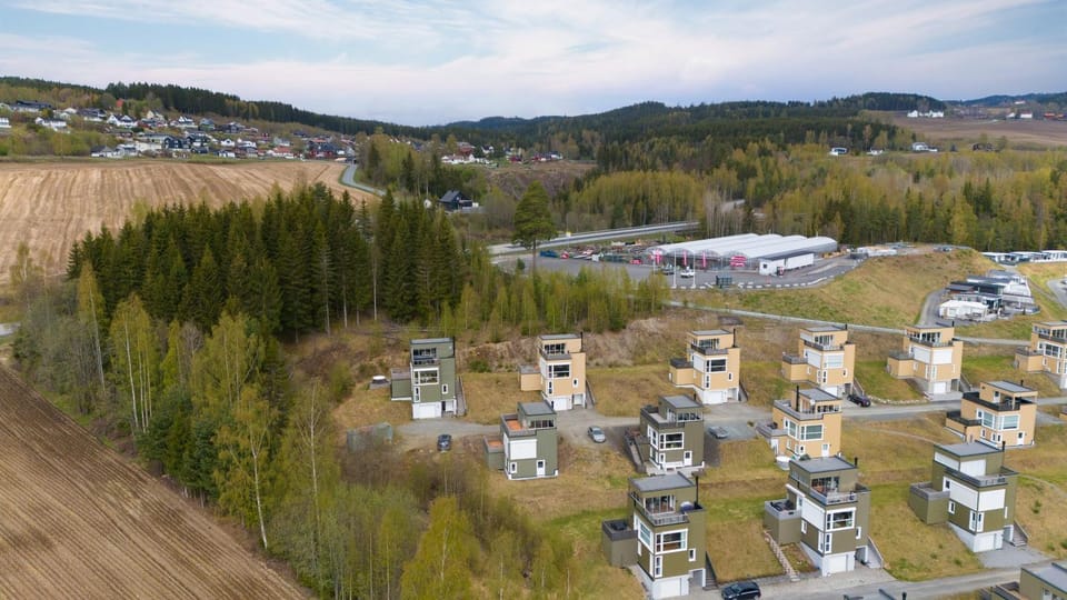 Property building, Spring, Day, Neighbourhood, Natural landscape, Bird's eye view, Parking