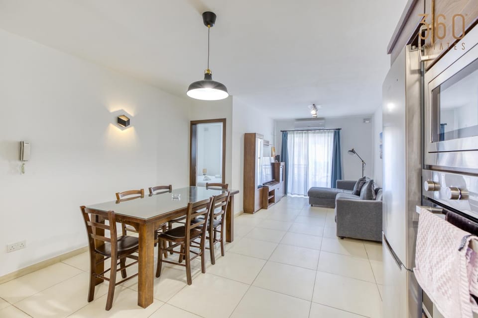 TV and multimedia, Kitchen or kitchenette, Living room, Seating area, Dining area, minibar, pet friendly