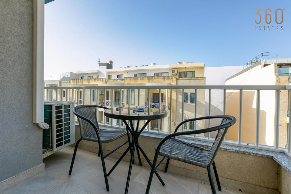 Patio, Day, View (from property/room), Balcony/Terrace, Living room, Seating area, Dining area