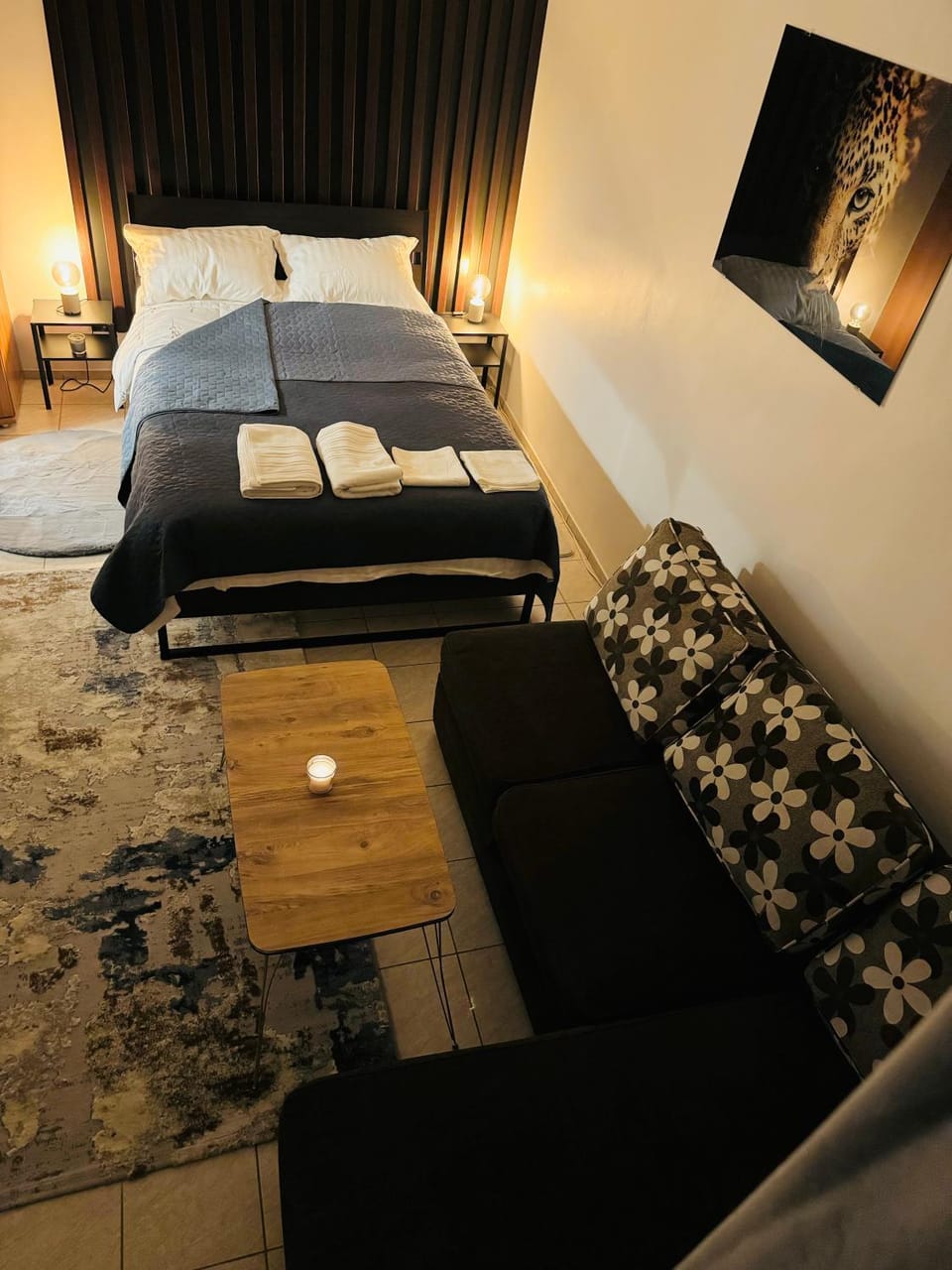 Bed, Living room