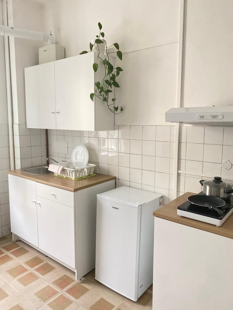 Kitchen or kitchenette, stove