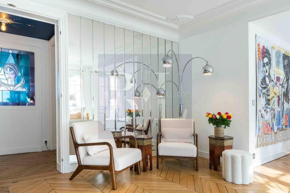 Dauphine Saint Germain 6th arr 2bedrooms Apartment in Paris