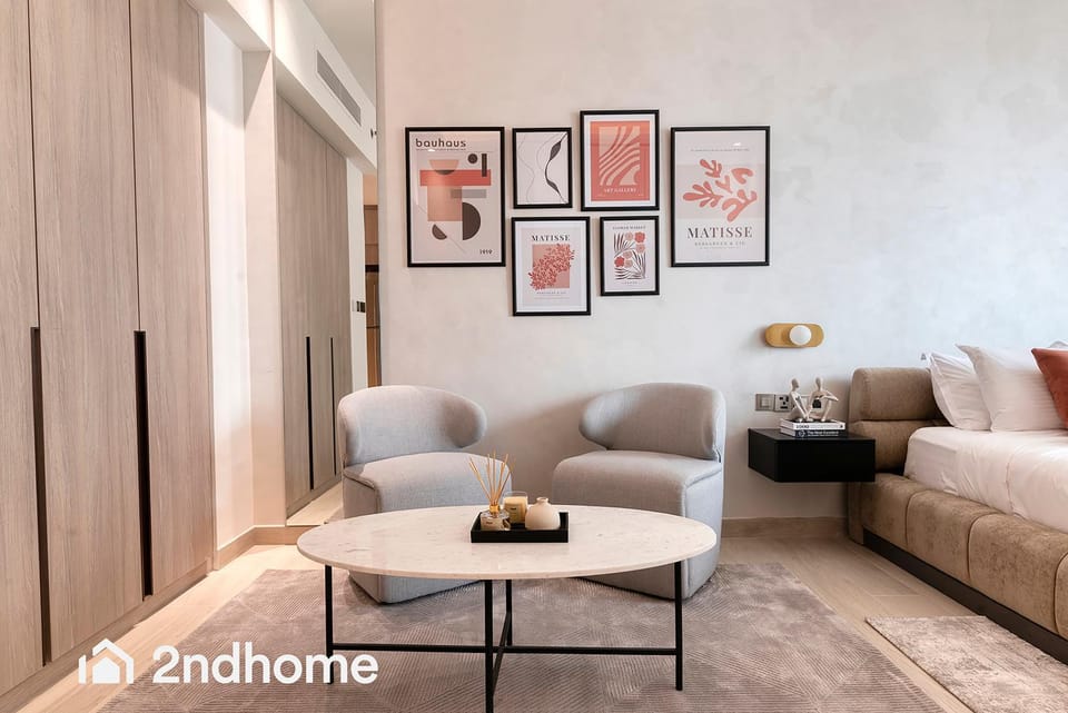 Seating area, Bedroom