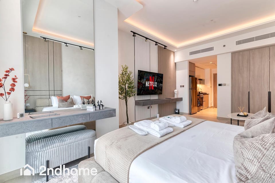 Bed, Seating area, Bedroom, wardrobe