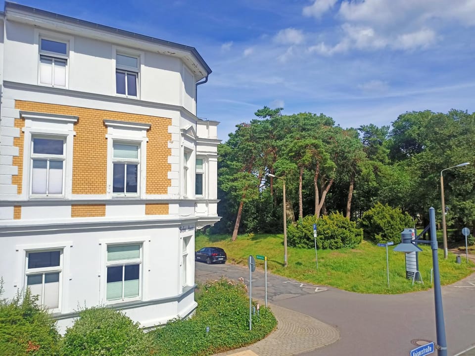 Off site, Day, Neighbourhood, Natural landscape, View (from property/room), Street view