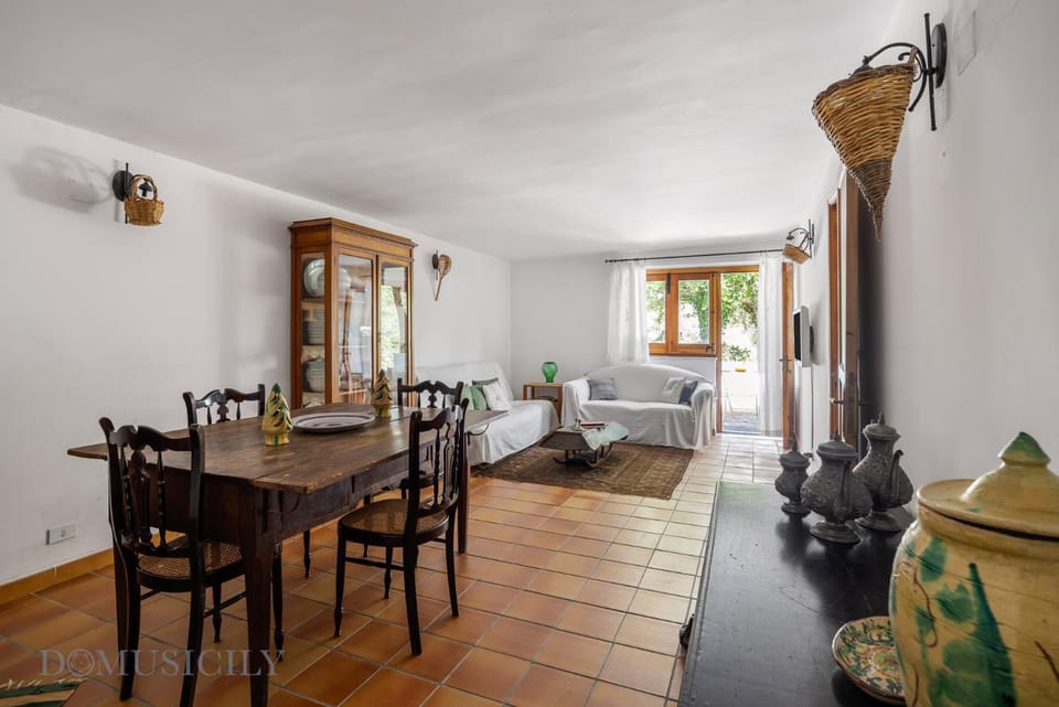 La Gurra Tenuta Migliore By DomuSicily Villa in Sicily