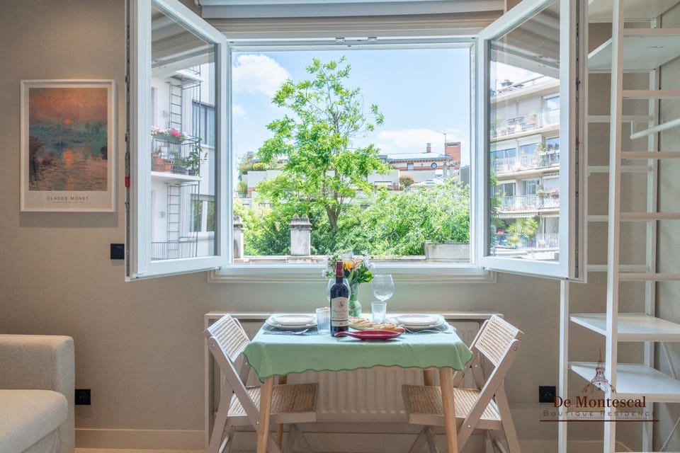 Montparnasse Central Studio with AC 11 to 14m2 in a prime location Apartment in Paris