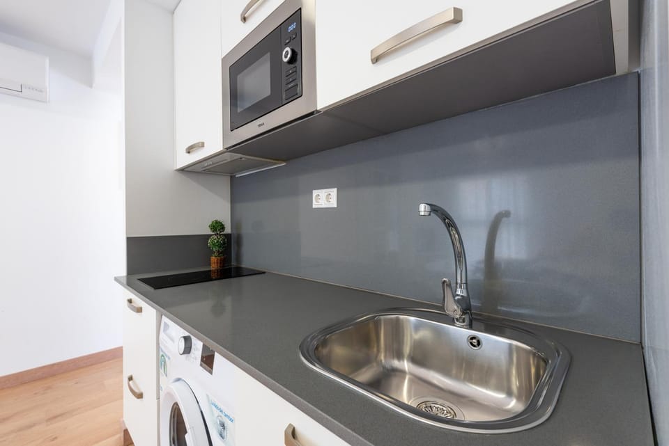 Kitchen or kitchenette