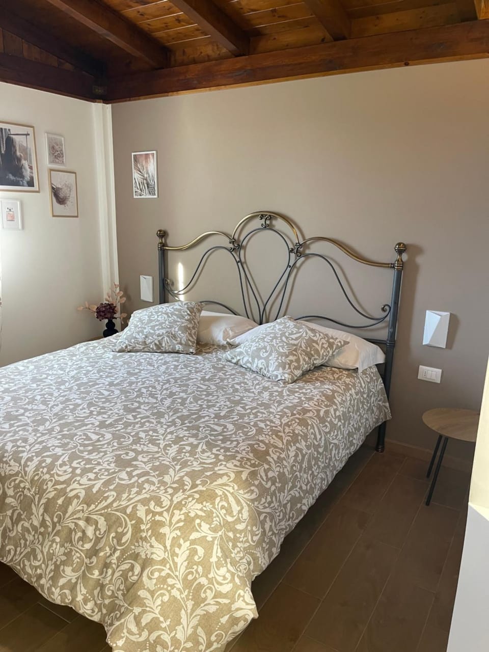Bedroom, Swimming pool, Breakfast, air conditioner