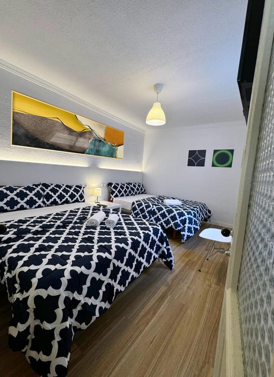 View (from property/room), Other, Photo of the whole room, Bedroom, Text overlay