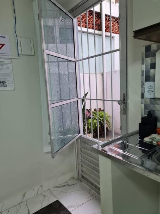 kitnet 13 central com ar tv smart completa Apartment in Montes Claros
