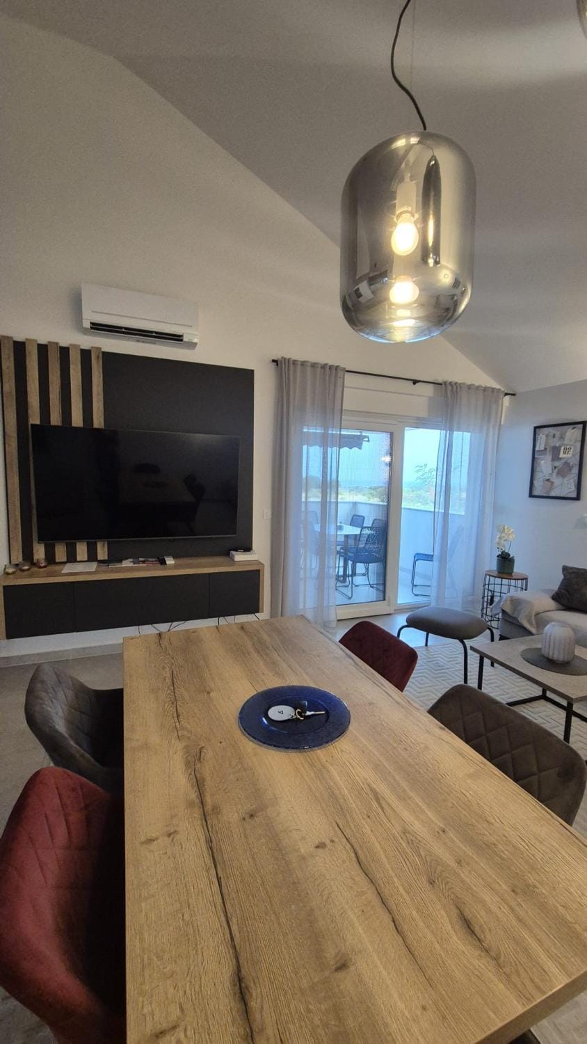 TV and multimedia, Living room, Dining area
