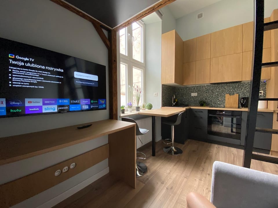 TV and multimedia, Dining area