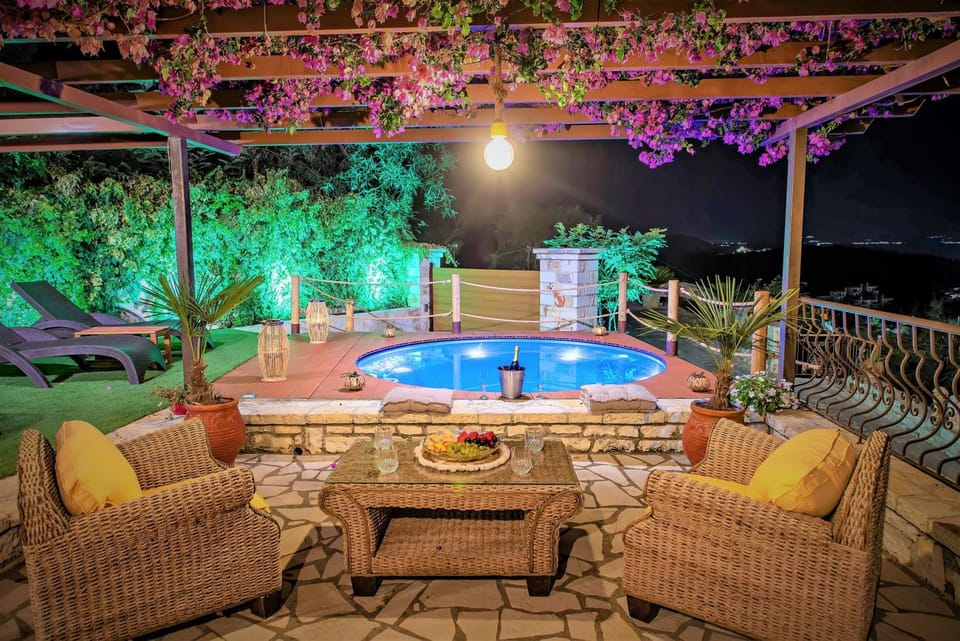 View (from property/room), View (from property/room), City view, Pool view, Pool view, Swimming pool, Swimming pool, Swimming pool, sunbed, sunbed