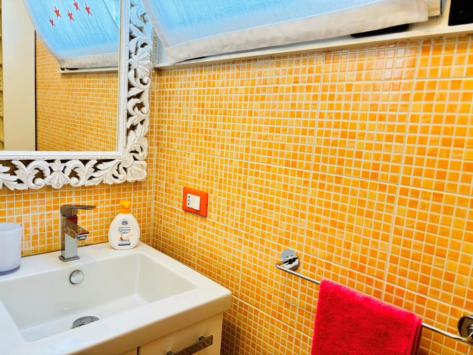Shower, Bath