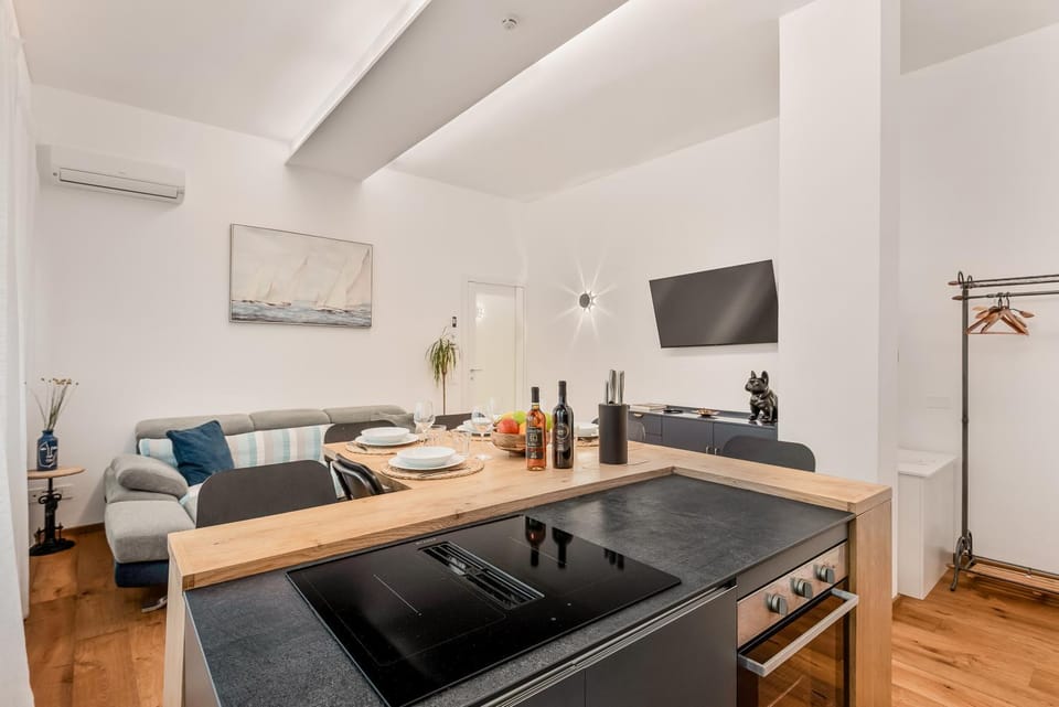 Golden Luxe - Modern Apartment next the beach Apartment in Viareggio