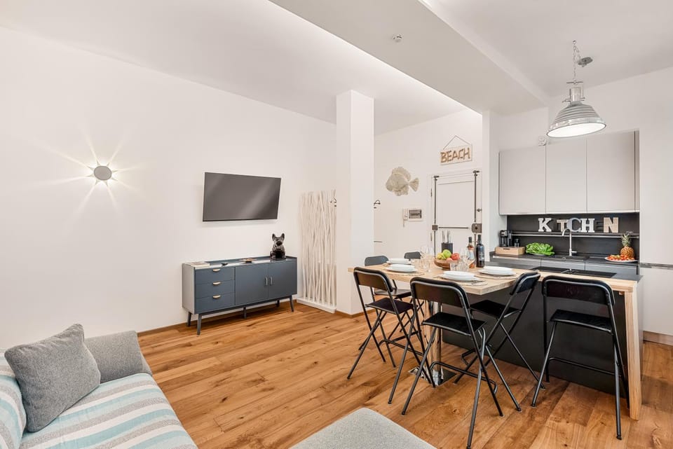 Golden Luxe - Modern Apartment next the beach Apartment in Viareggio