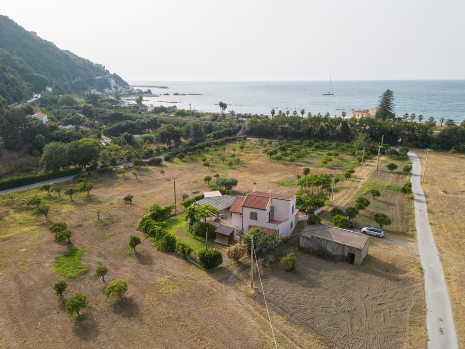 Property building, Neighbourhood, Bird's eye view, Mountain view, Sea view
