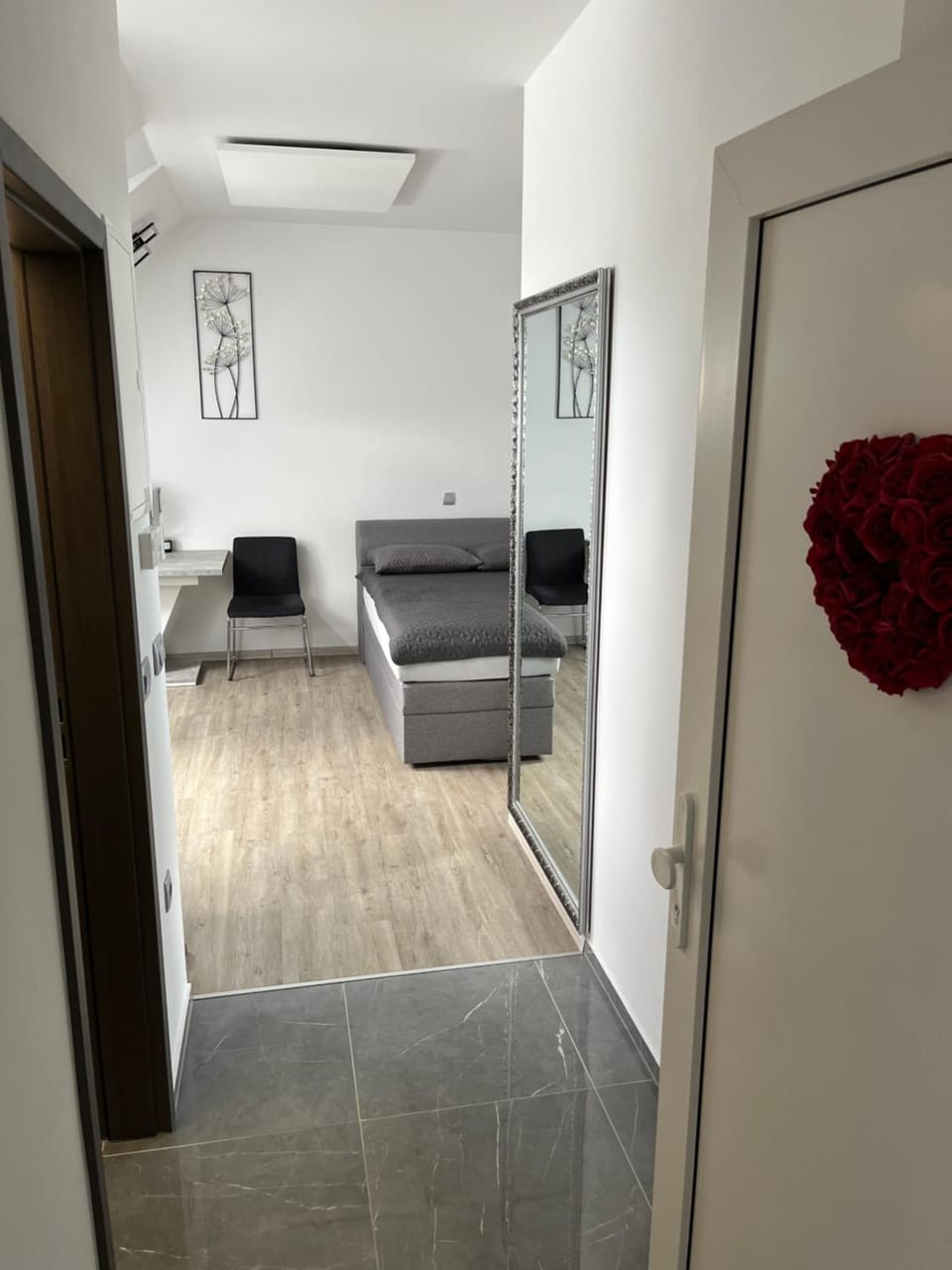 Photo of the whole room
